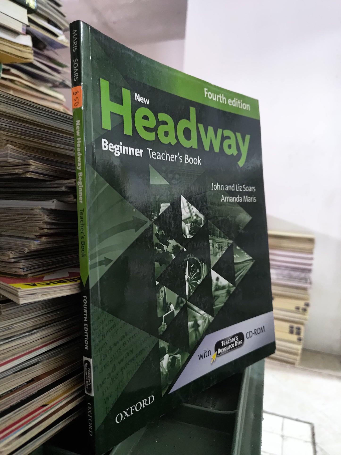 NEW HEADWAY FOURTH EDITION POR JOHN LIZ SOARS USADO IDIOMAS JUAREZ