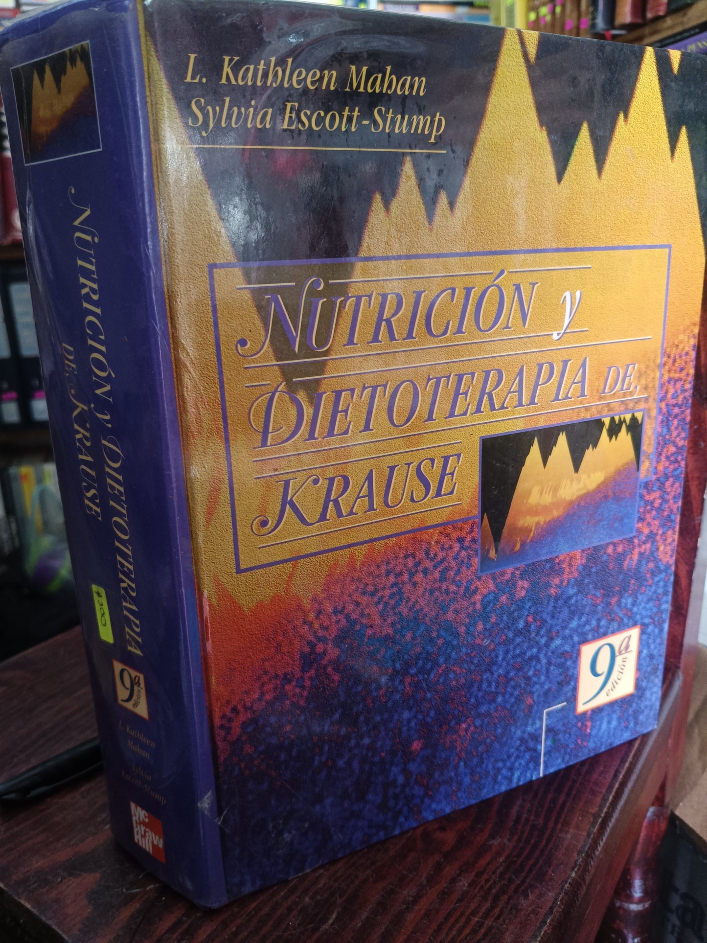 NUTRICION Y DIETOTERAPIA DE KRAUSE L. KATHLEEN MAHAN SILVIA ESCOTT-STUMP USADO SALUD LITERARIO 305
