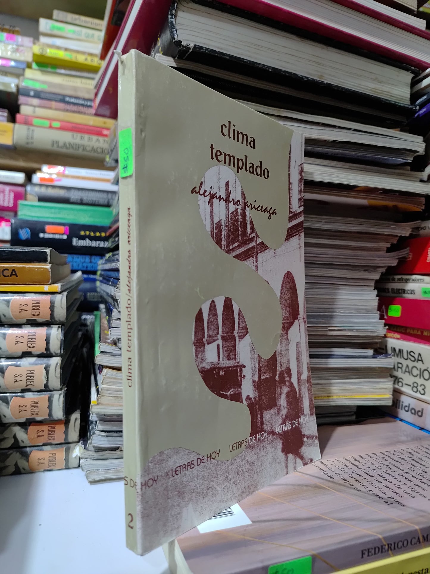 CLIMA TEMPLADO POR ALEJANDRO ARRIEGA USADO NOVELAS JUAREZ 507