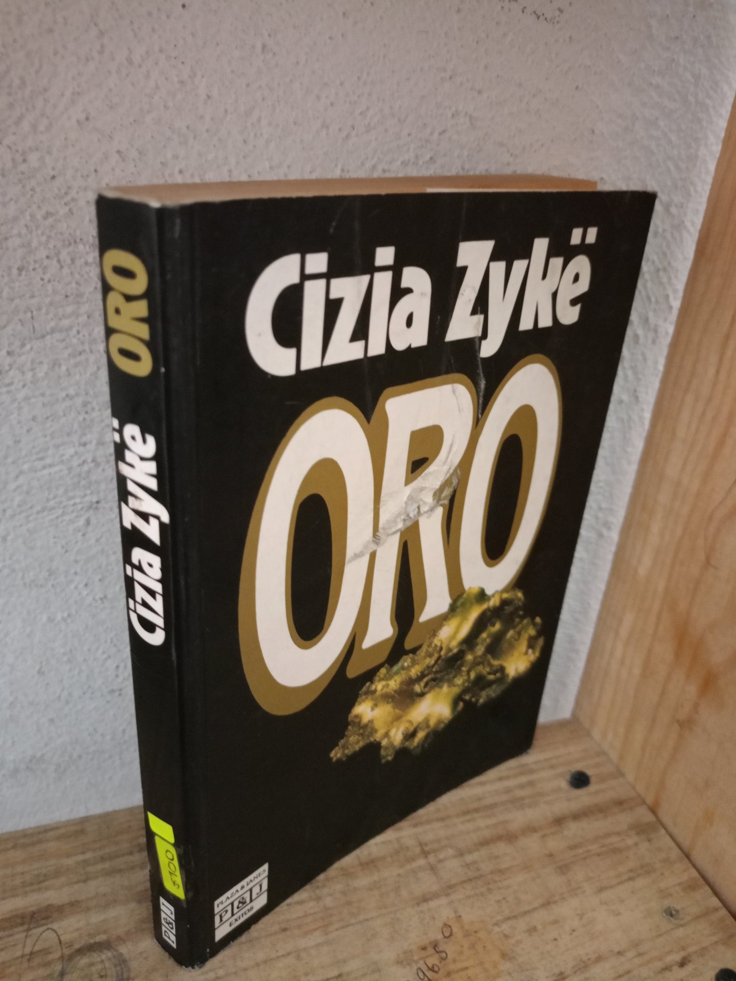 ORO POR CIZIA ZYKË USADO NOVELA LITERARIO 305