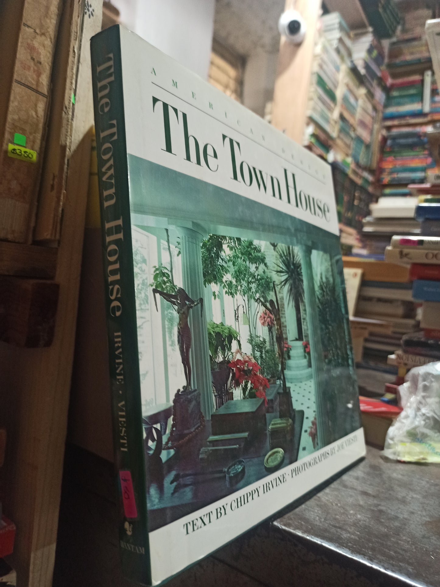 THE TOWN HOUSE POR EDITORIAL BANTAM USADO ARTES ALDAMA
