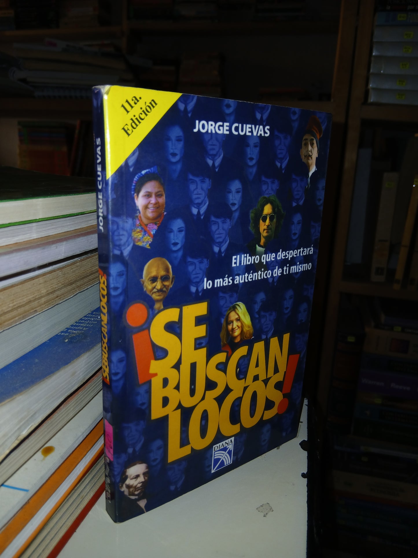 ¡SE BUSCAN LOCOS! POR JORGE CUEVAS USADO SUPERACIÓN PERSONAL LITERARIO 207