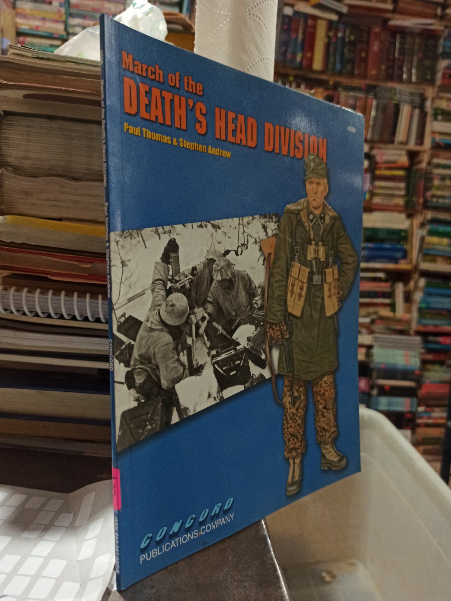 MARCH OF THE DEATH'S HEAD DIVISION POR PAUL THOMAS USADO 2DA GUERRA ALDAMA