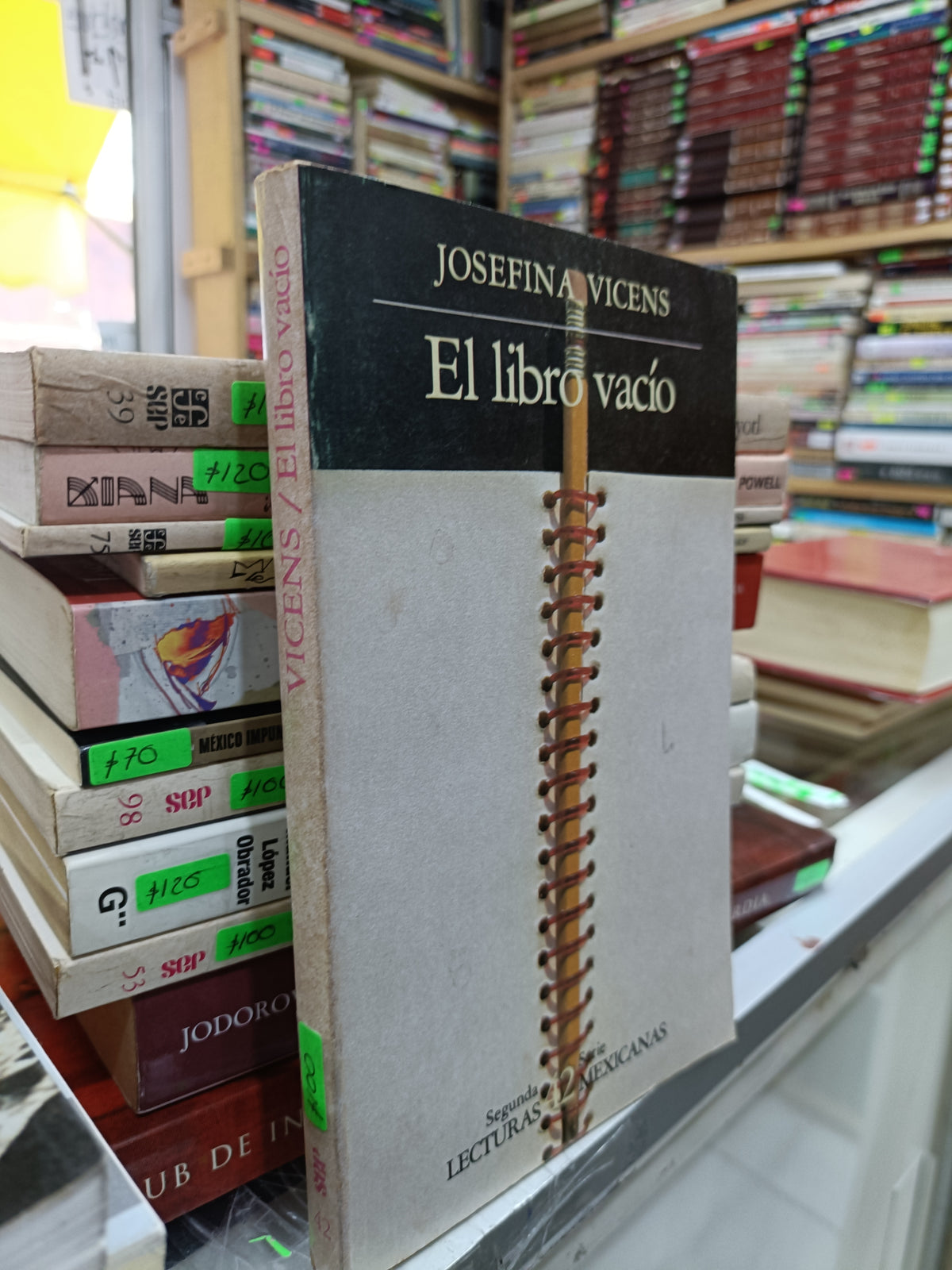 EL LIBRO VACIO POR JOSEFINA VICENS USADO NOVELA JUAREZ 515