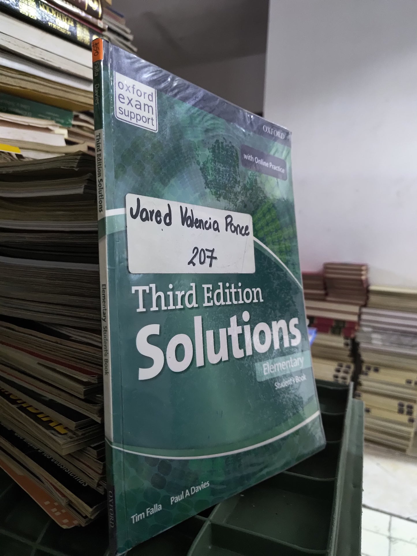 SOLUTIONS ELEMENTARY THIRD EDITION POR TIM FALLA USADO IDIOMAS JUAREZ 515