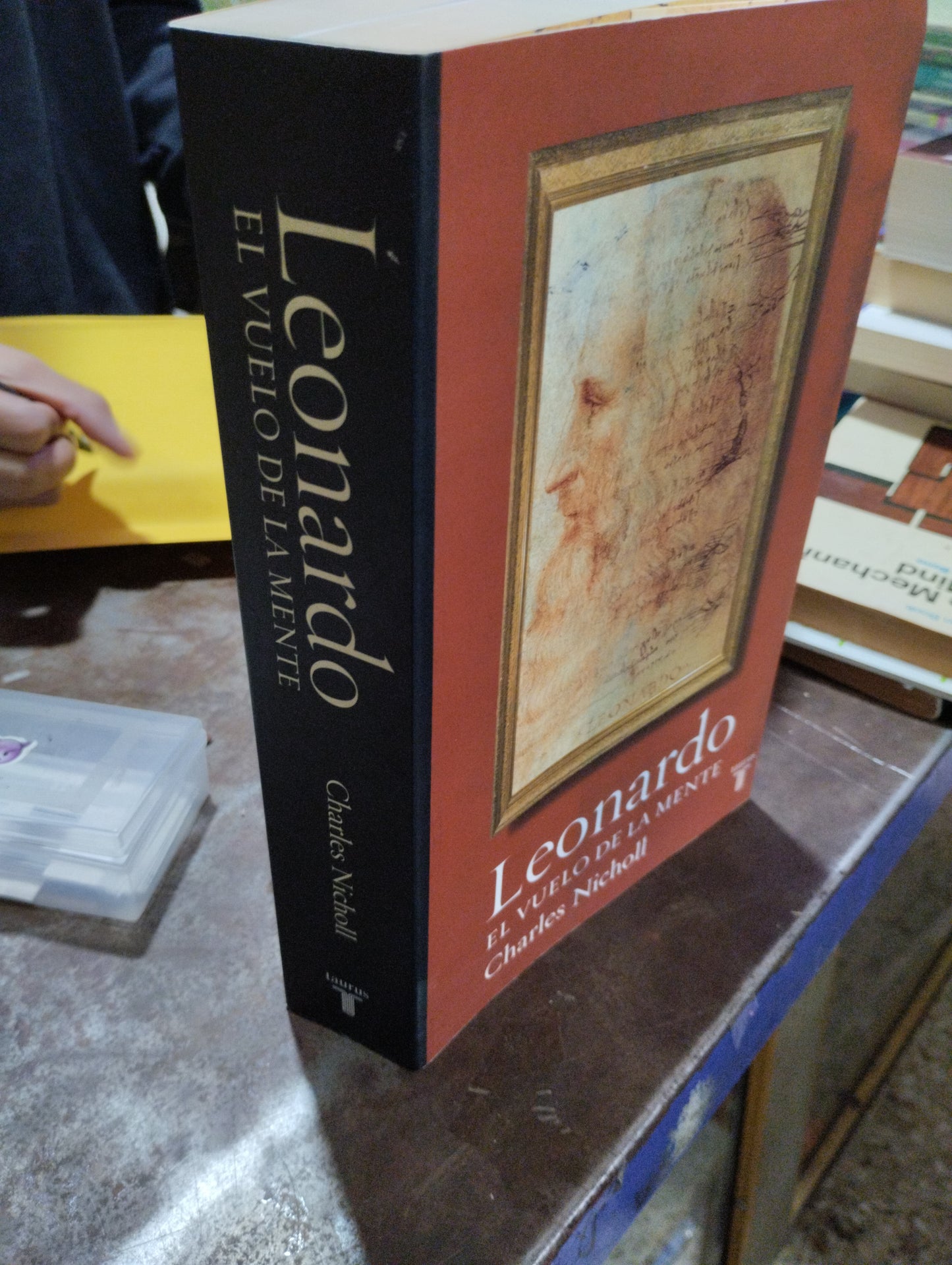 LEONARDO EL VUELO DE LA MENTE POR CHARLES NICHOLL USADO NOVELAS ALDAMA