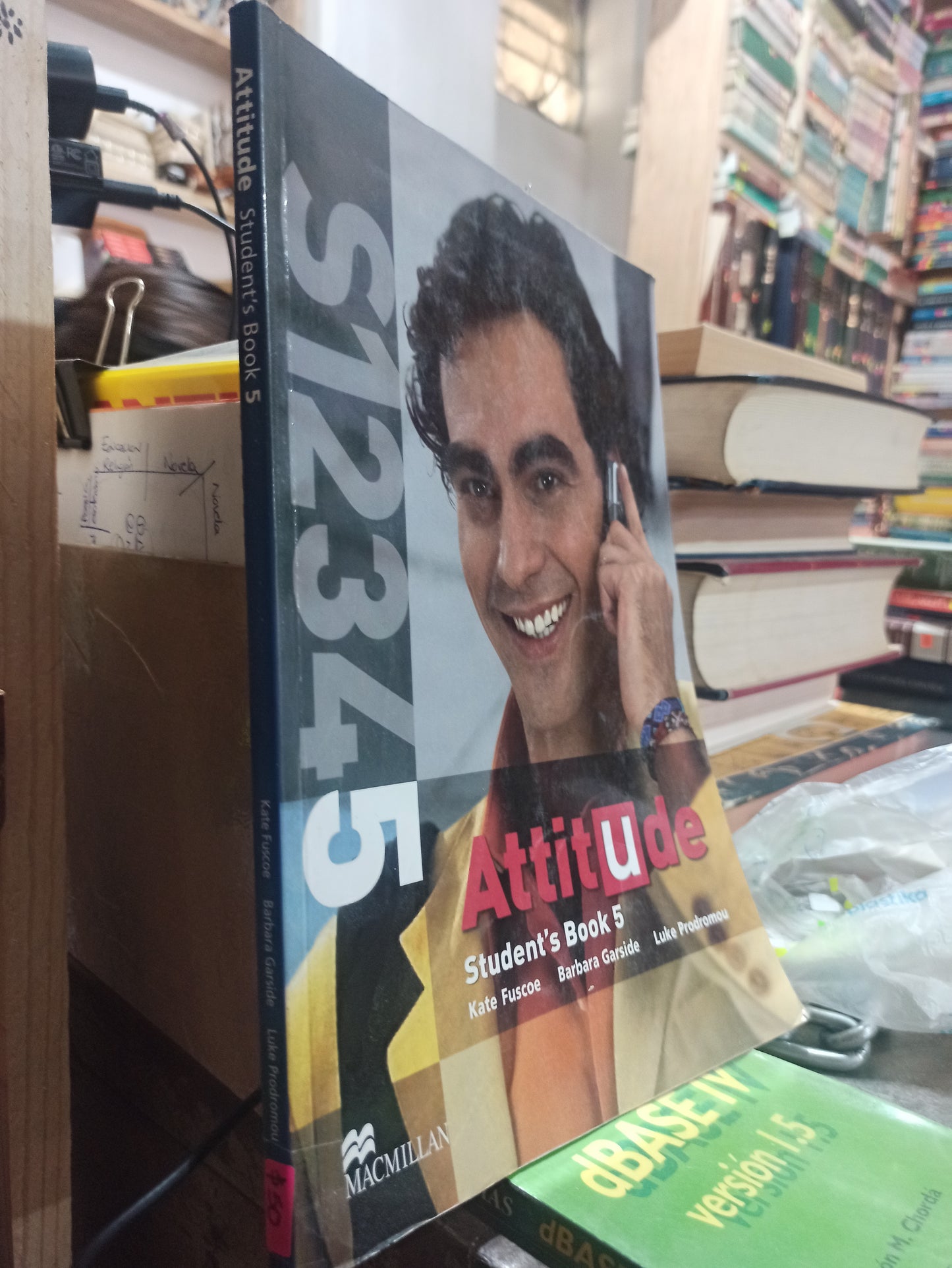 ATTITUDE STUDENTS BOOK 5 POR KATE FUSCOE USADO IDIOMAS ALDAMA
