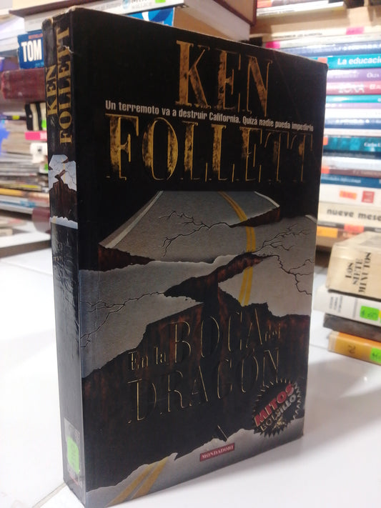 EN LA BOCA DEL DRAGON POR KEN FOLLETT USADO NOVELA JUAREZ