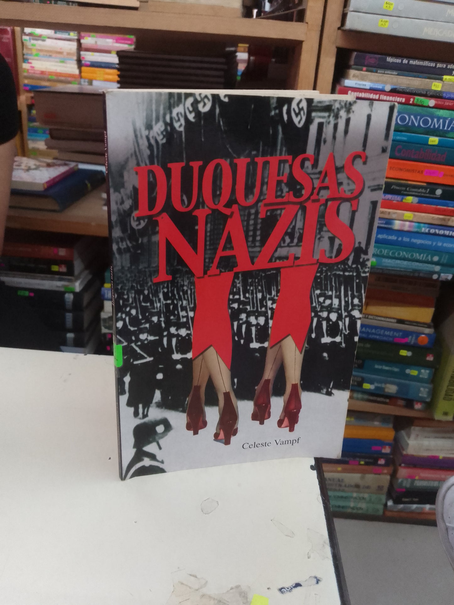 DUQUESAS NAZIS POR CELESTE VAMPF USADO HISTORIA LITERARIO 207