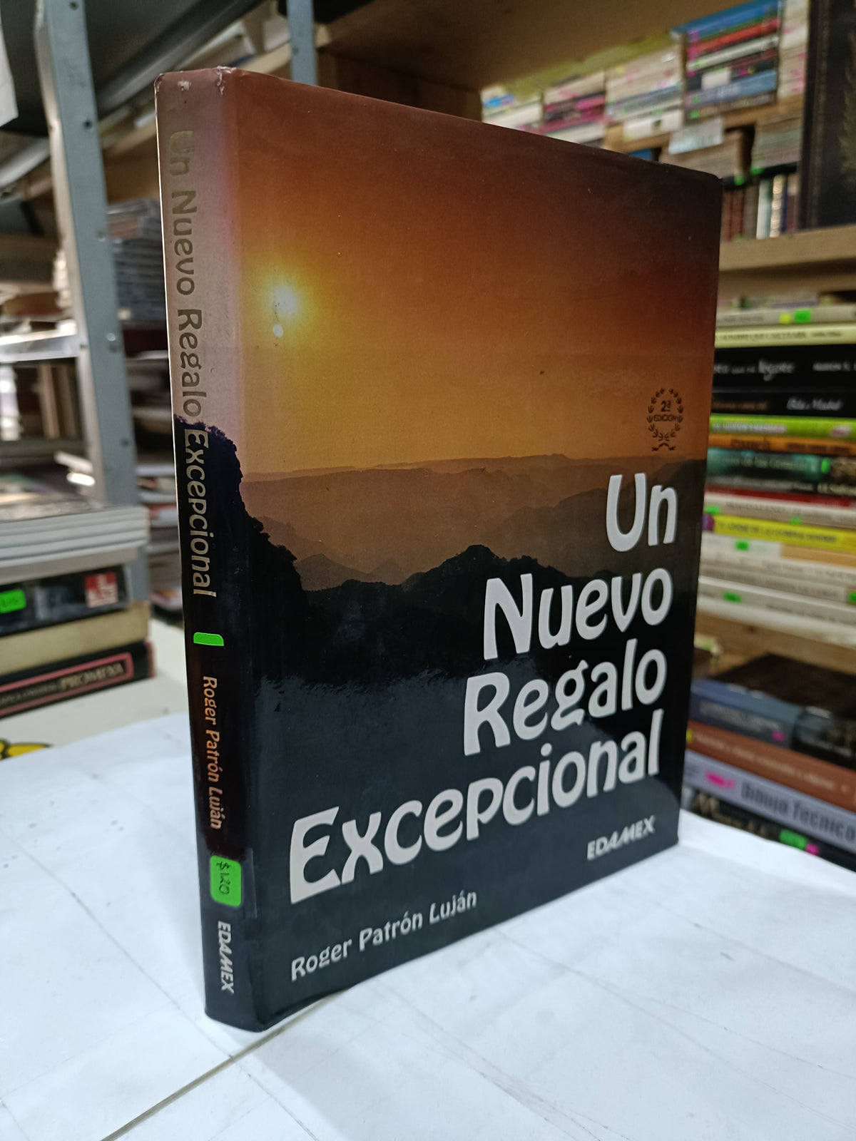 UN NUEVO REGALO EXCEPCIONAL POR ROGER PATRON LUJAN USADO SUPERACION PERSONAL LITERARIO 207