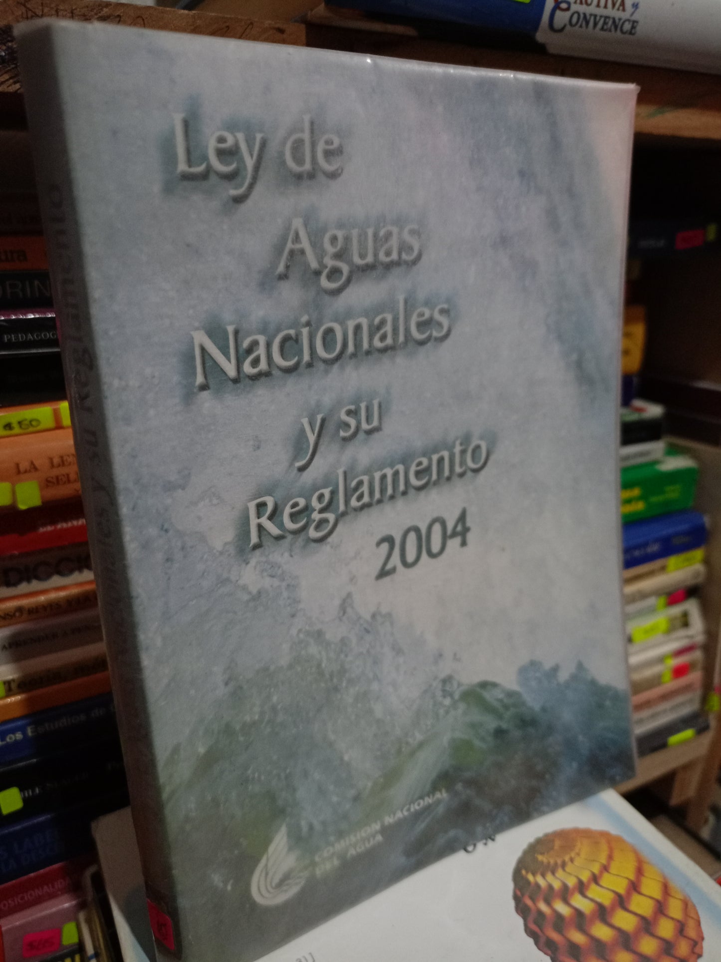 LEY DE AGUAS NACIONALES Y SU REGLAMENTO 2004 USADO AGRICULTURA LITERARIO 305