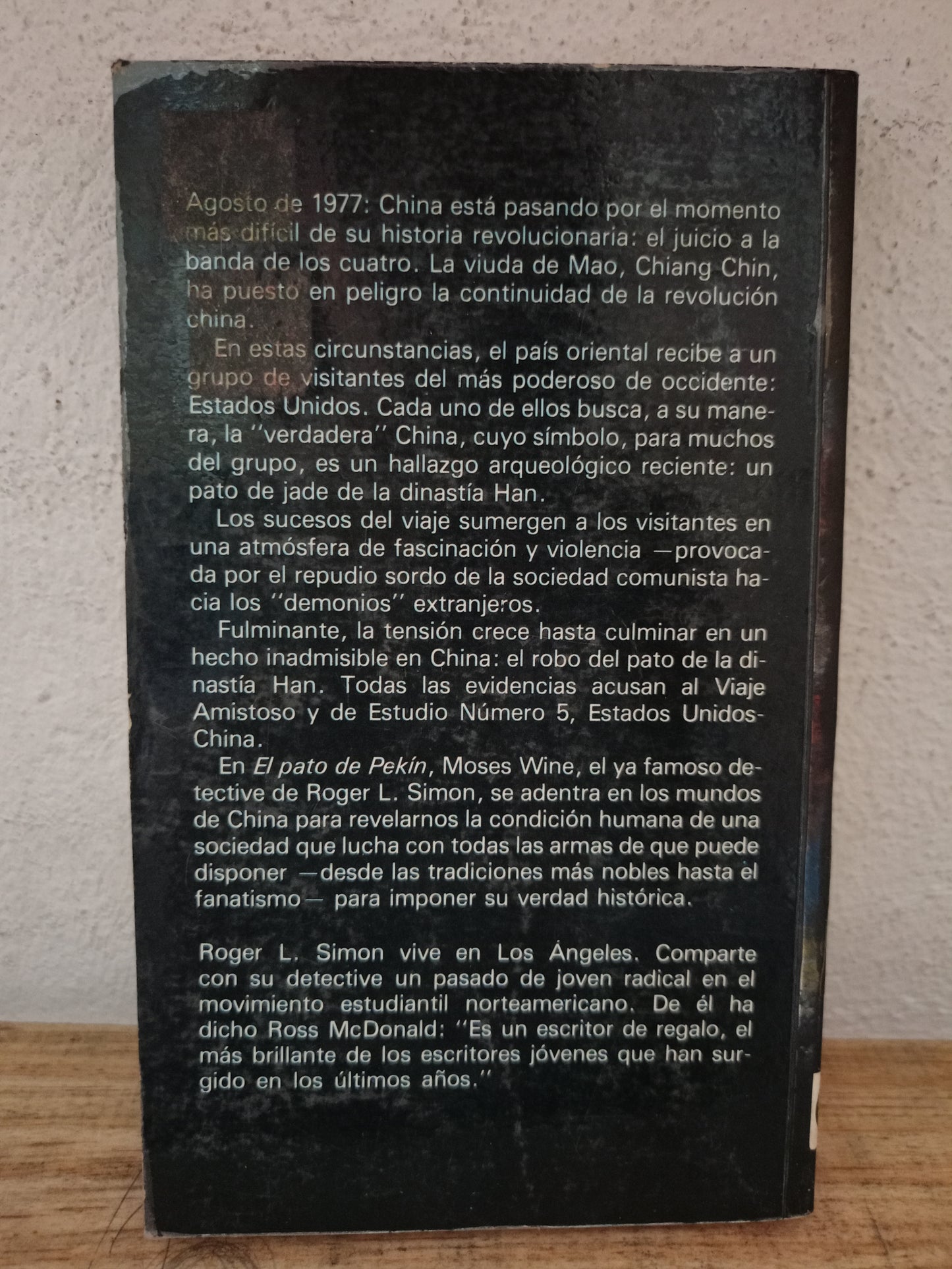 EL PATO DE PEKÍN POR ROGER L. SIMON USADO NOVELA LITERARIO 305