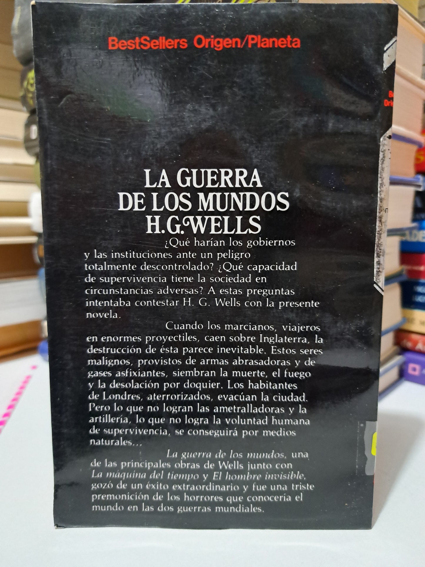 LA GUERRA DE LLS MUNDOS #33 POR  H.G. WELLS USADO NOVELA JUÁREZ