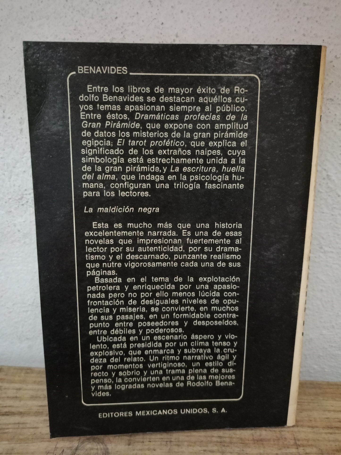 LA MALDICIÓN NEGRA POR RODOLFO BENAVIDES USADO NOVELA LITERARIO 305