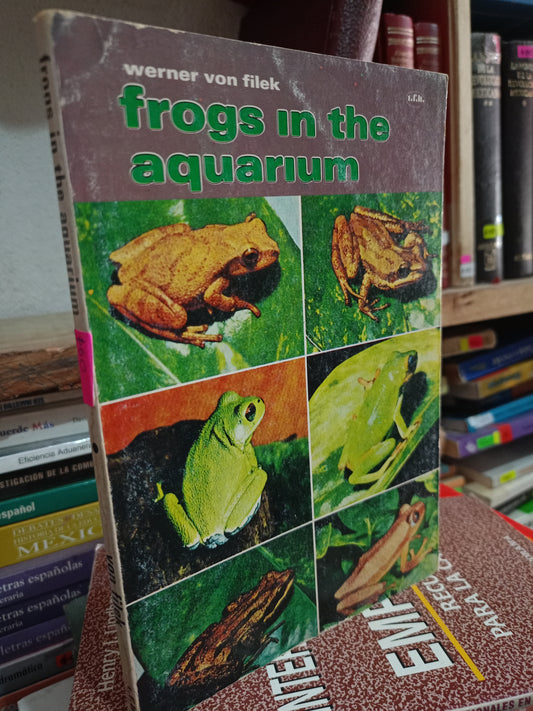 FROGS IN THE AQUARIUM USADO ANIMALES LITERARIO 305