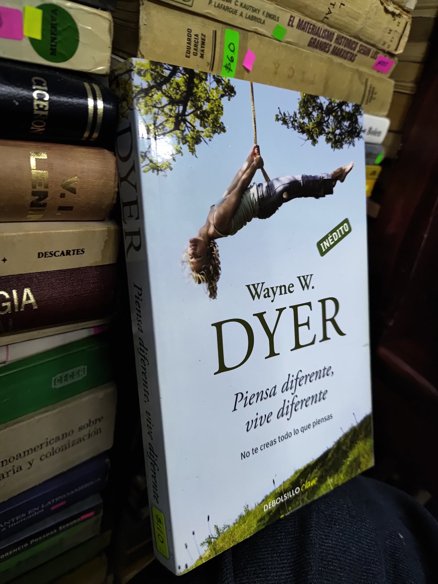 PIENSA DIFERENTE VIVE DIFERENTE POR WAYNE W. DYER USADO SUP PERSONAL LITERARIO 207