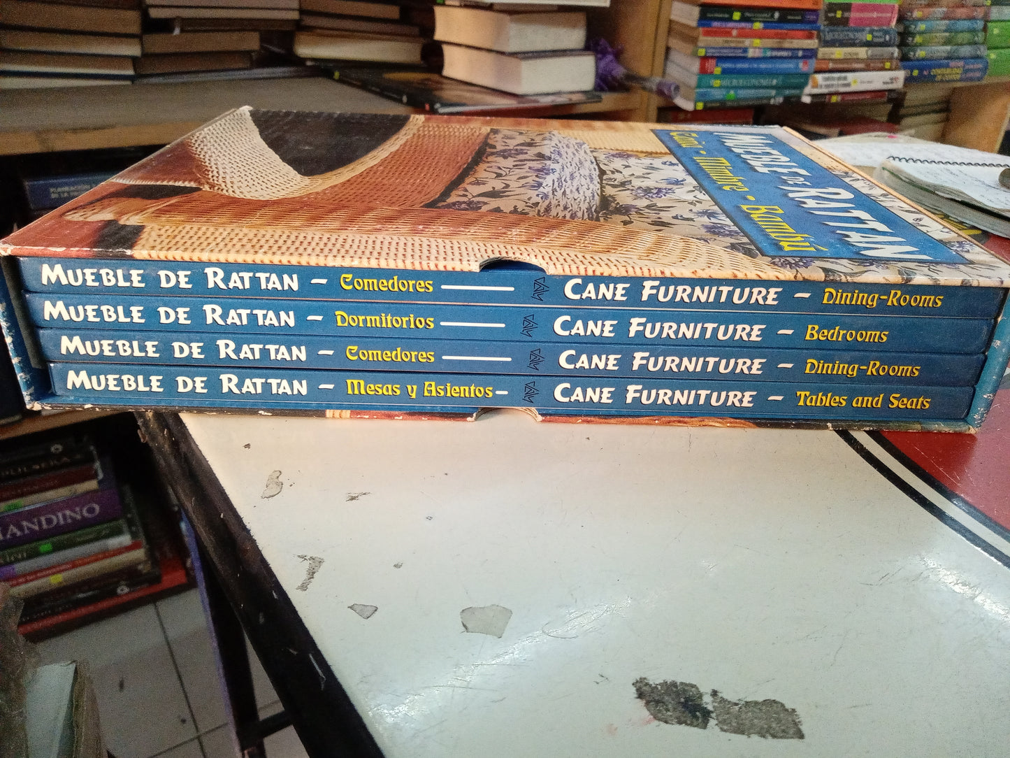 MUEBLE DE RATAN COMEDORES CANE FURNITURE  4 TOMOS USADO OFICIOS LITERARIO 207