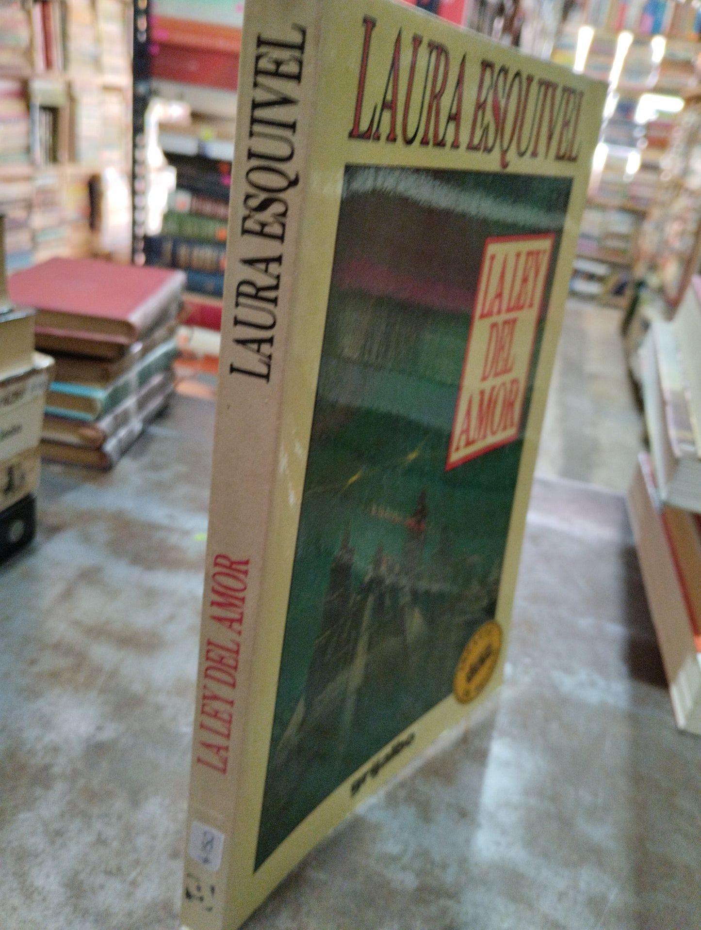 LA LEY DEL AMOR POR LAURA ESQUIVEL USADO NOVELAS ALDAMA