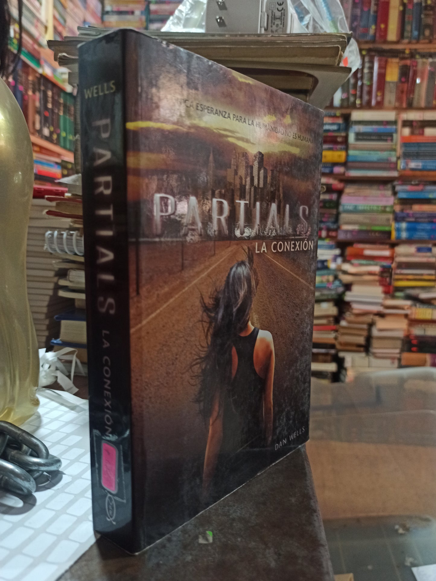 PARTIDAS LA CONEXION POR DAN WELLS USADO NOVELAS ALDAMA