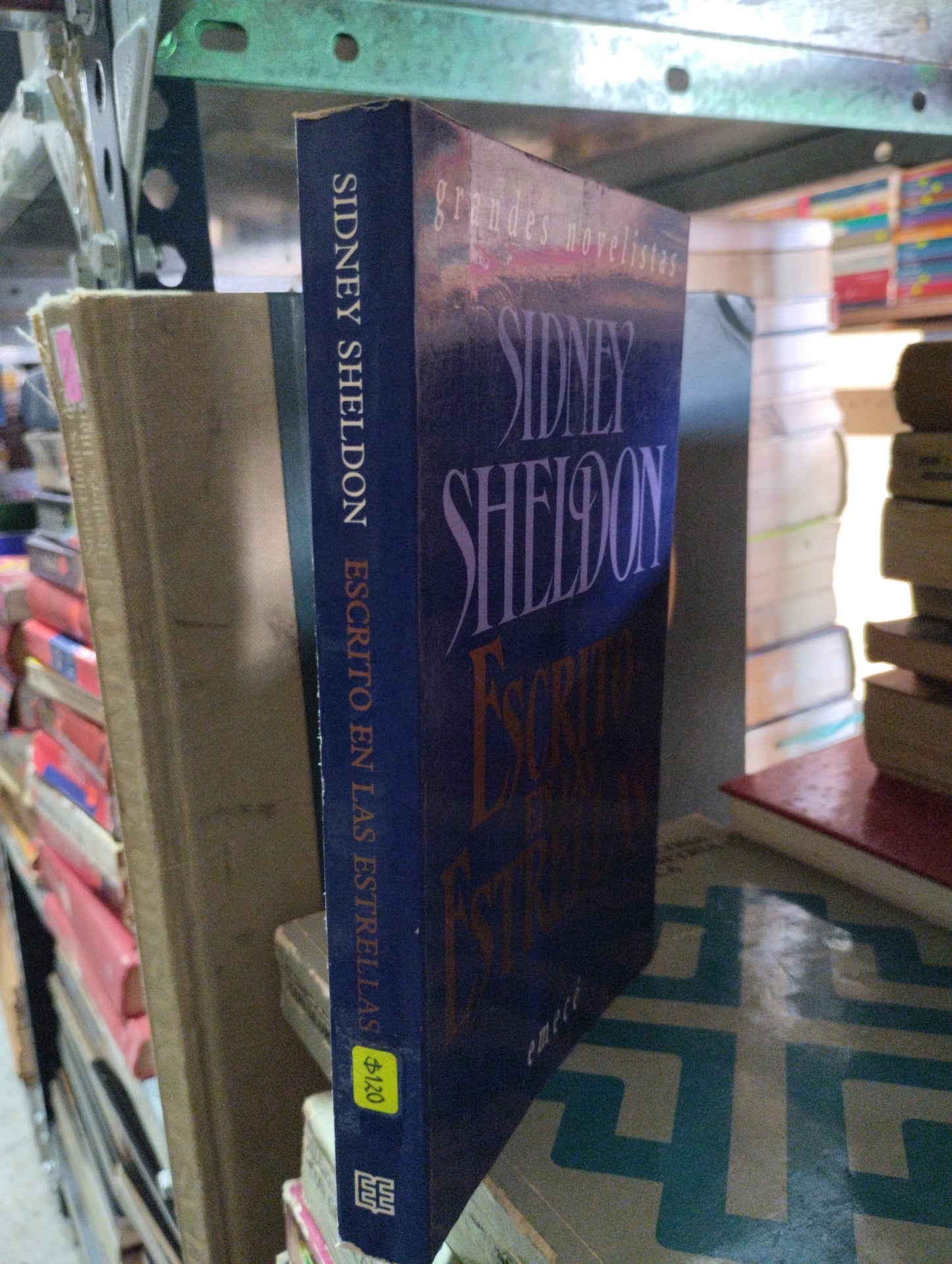 ESCRITO EN LAS ESTRELLAS POR SIDNEY SHELDON USADO NOVELAS ALDAMA