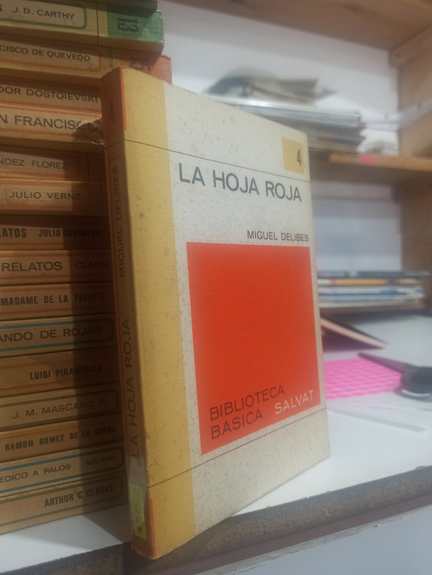 LA HOJA ROJA POR MIGUEL DELIBES USADO NOVELAS JUÁREZ