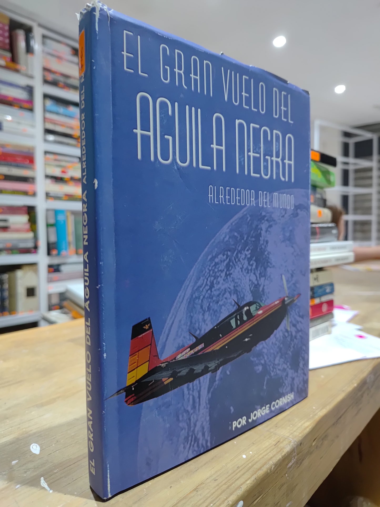 EL GRAN VUELO DEL AGUILA NEGRA POR JORGE CORNISH USADO NOVELAS JUAREZ 515